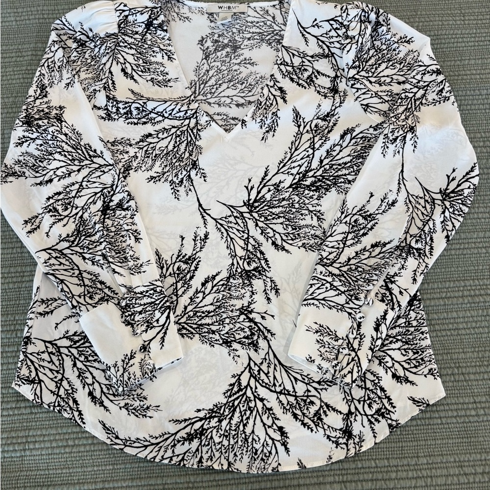 White House Black Market Black and White Leaf Print Polyester Blouse size Small